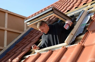 Pose de fenêtres de toit Velux à Cornillé